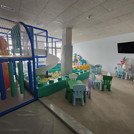 Reikartz Miramar Chornomorsk Hotel Bagian luar foto
