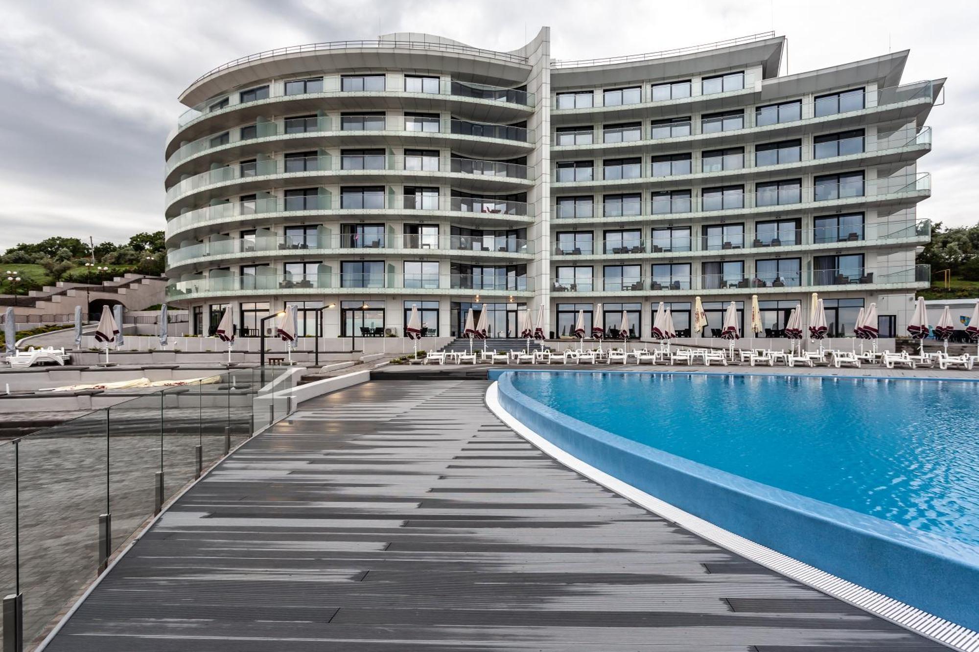 Reikartz Miramar Chornomorsk Hotel Bagian luar foto