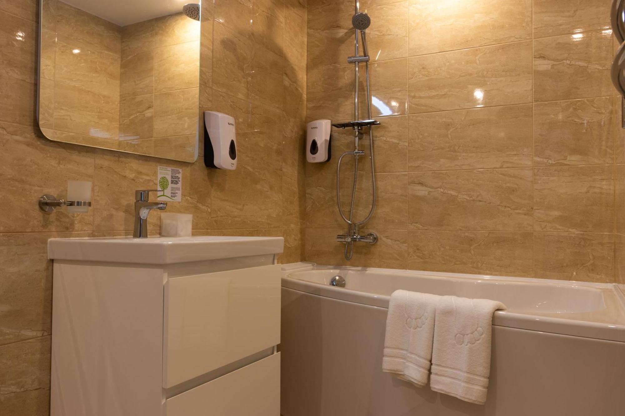 Reikartz Miramar Chornomorsk Hotel Bagian luar foto