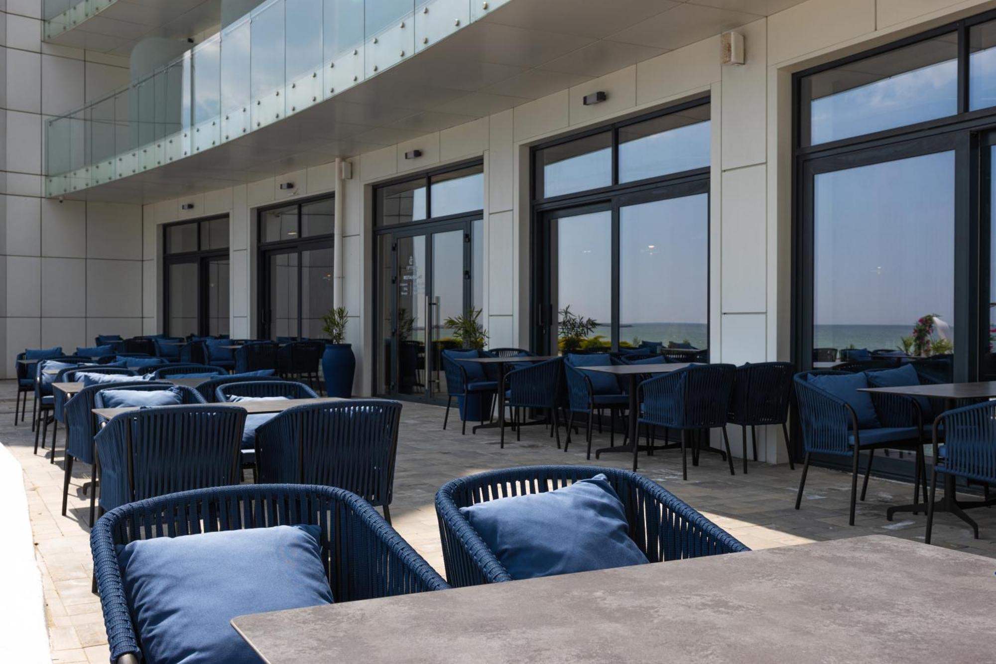 Reikartz Miramar Chornomorsk Hotel Bagian luar foto